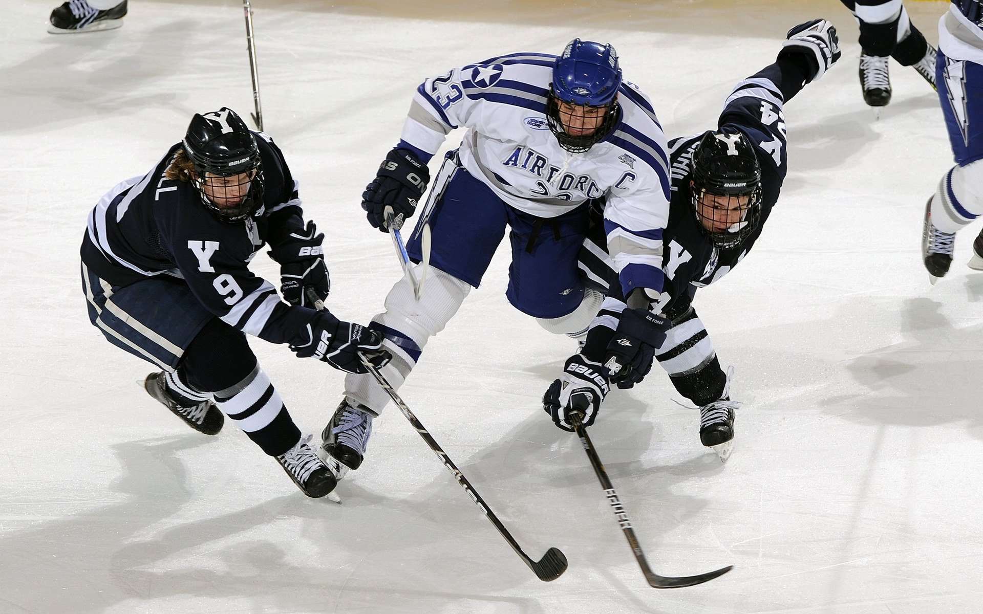 “德甲战火再起，争冠局势日益明朗”，德甲晋级